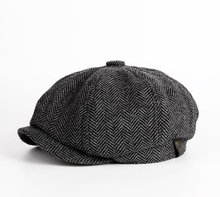 Chapeau de printemps et d'automne pour hommes Beret en laine teinte simple avec un design octogonal rétro anglais