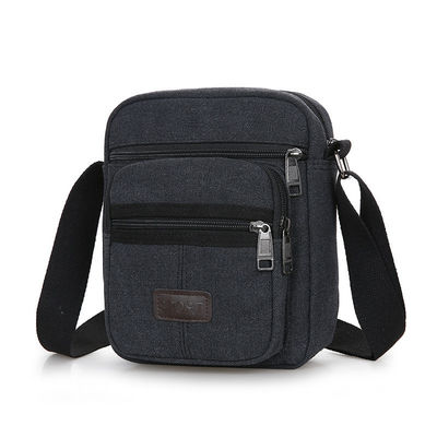 Portez facilement vos objets essentiels avec notre sac anti-vol suspendu pour passeport Hajj Umrah