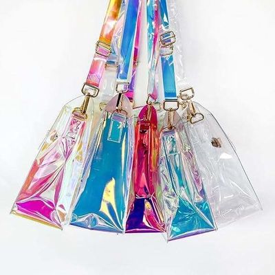Sac holographique pour femme transparent d'été 2024 avec revêtement en polyester et chaîne carrée