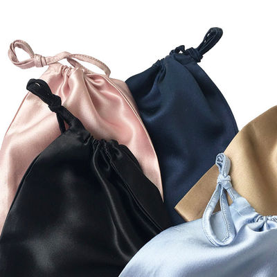 Des sacs de type affichage d'emballage de bijoux avec personnalisation de la couleur et du logo personnalisés