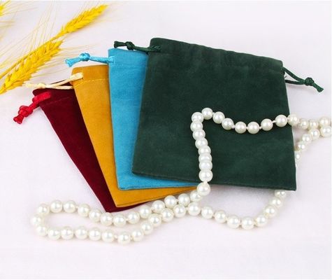Sacs à cordes de velours colorés pour l'emballage et l'affichage de bijoux sur mesure