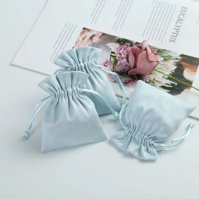 Acceptable OEM/ODM Sac à cordes en velours bleu clair personnalisé pour l'organisation de bijoux