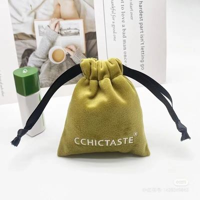 Petit emballage à la corde de drainage Sac de bijoux en velours Logo personnalisé Imprimé Tissu en velours doux