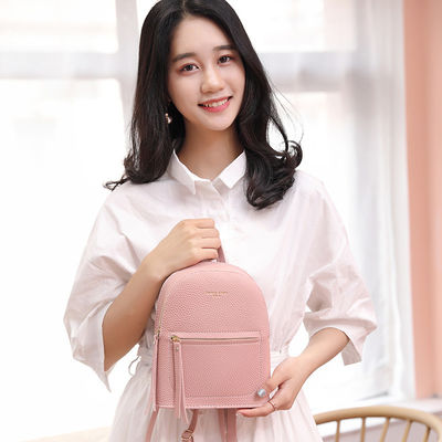 Sac d'épaule de voyage pour femmes légers avec un matériau en cuir PU durable