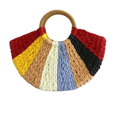 Sac cadeau arc-en-ciel collection Eco artisanal sac à main en paille tissé en rotin avec fermeture ouverte