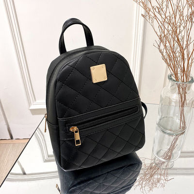 2022 Tendance de la mode Enveloppement en nylon petit sac à dos Messager de l'épaule pour femme
