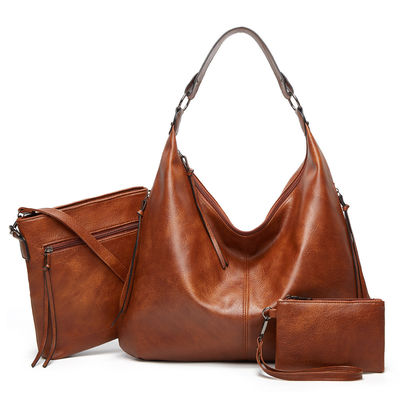 Un sac en cuir vintage, parfait ajout à votre vie scolaire.