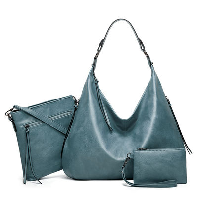 Un sac en cuir vintage, parfait ajout à votre vie scolaire.