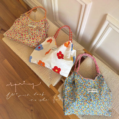 La couverture en polyester dans un sac en toile de plage floral de grande capacité