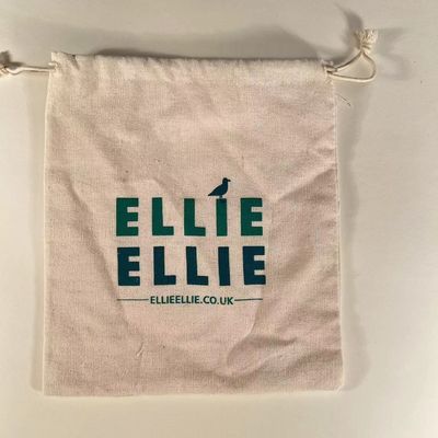 Logo personnalisé imprimé en toile organique coton sac à cordes pour les bijoux emballage demande