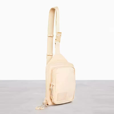 Logo personnalisé Messager Mini Bouteille d'eau en nylon Porteur Sac à poitrine croisé Acceptable OEM/ODM