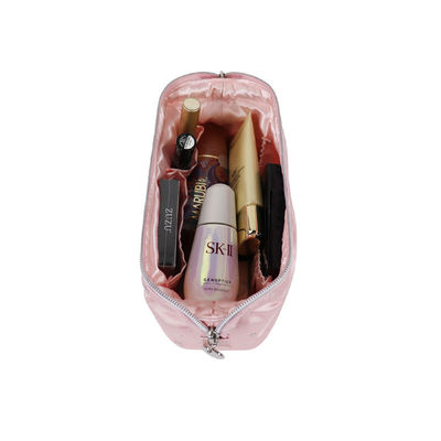 Fermeture à la fermeture à glissière 2024 Sac de maquillage L'organisateur de beauté parfait pour les femmes