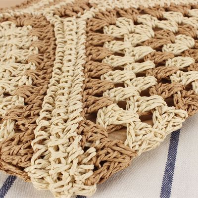 Sac de plage tissé à la main écologique pour femmes avec conception en fleurs creuses et sangle en cuir PU