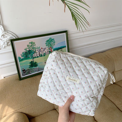 Sac de maquillage en coton en dentelle sur mesure Sac de toilettes à la mode fait à la main avec fermeture à glissière