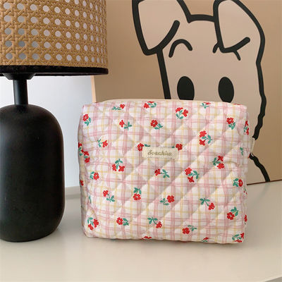 Sac de maquillage en coton en dentelle sur mesure Sac de toilettes à la mode fait à la main avec fermeture à glissière