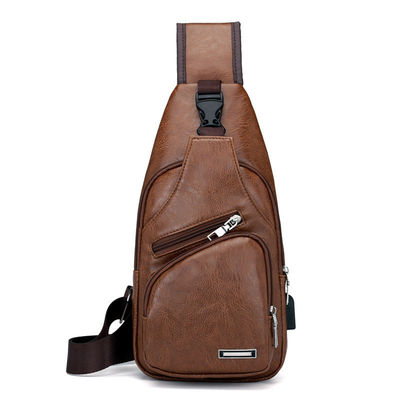 Taille personnalisée Nouveau sac à poitrine en cuir en PU pour hommes à la mode avec port de charge USB