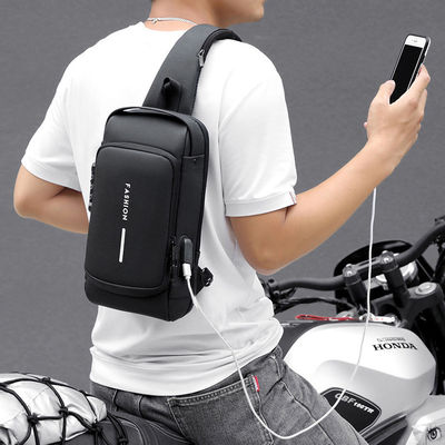 2023 Dernière mode Sac à dos masculin crossbody avec conception imperméable et logo personnalisé
