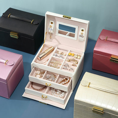 Des boîtes de bijoux de voyage avec un grand stockage en cuir PU