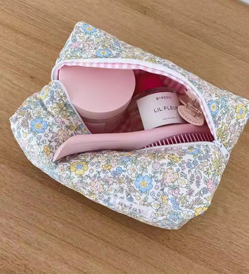 Fermeture à fermeture à glissière Sac cosmétique floral pour toilettes Voyage Logo personnalisé Design d'été