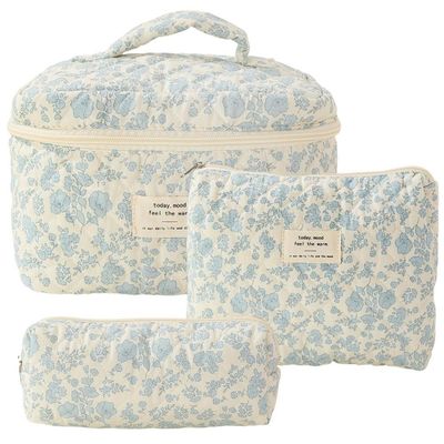 Un sac de maquillage bleu léger Le dernier style à la mode pour les besoins de voyage des femmes