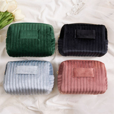 Sac de toilettes en velours à fermeture à fermeture à glissière pour des besoins de voyage confortables et élégants