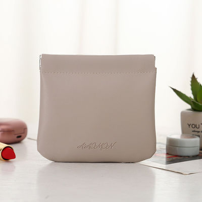 Gardez vos cosmétiques organisés et accessibles avec ce maquillage en cuir PU compact