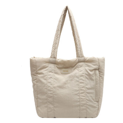 Sac à main gonflé de grande capacité Nouveau style à la mode Sac à main gonflé en couette sur mesure