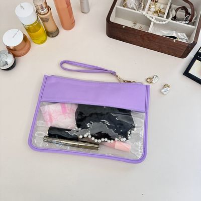 Sacoche de maquillage de couleur claire personnalisée pour organiser les articles cosmétiques et personnels en vrac
