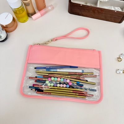 Sacoche de maquillage de couleur claire personnalisée pour organiser les articles cosmétiques et personnels en vrac