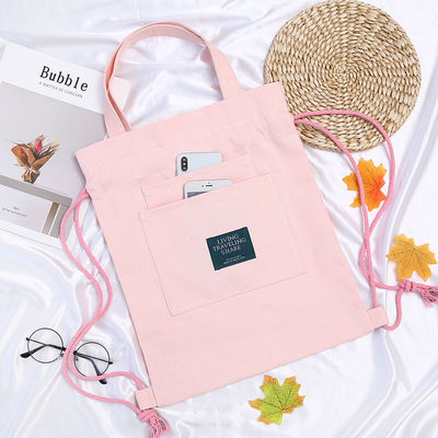 Un sac à main personnalisé avec un logo. Un sac à dos à ceinture.