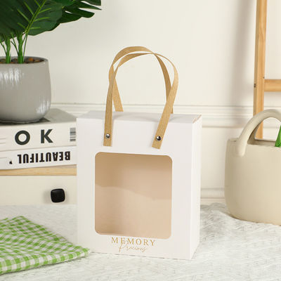 Sacs en papier à main kraft imprimés sur mesure pour l'emballage au détail Vêtements Chaussures Cadeaux en fourrure