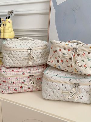 Logo personnalisé Accepté Sac de maquillage en coton à fermeture à glissière gonflé pour les cosmétiques pour femmes