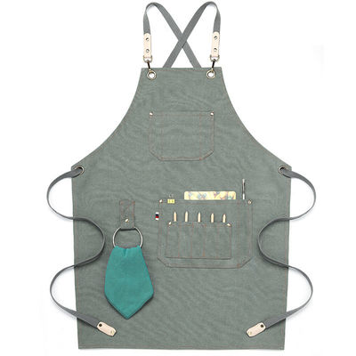 Avant-bras en tissu en denim pour la vie quotidienne dans le bar du restaurant