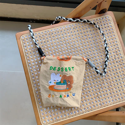 Le plus récent sac à main à la mode avec une broderie d'ours exquise