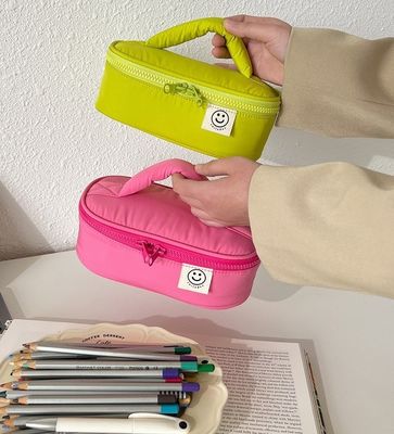 Sac de maquillage en polyester coréen sur mesure pour le stockage de printemps livraison dans 15 jours