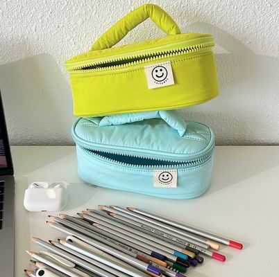 Sac de maquillage en polyester coréen sur mesure pour le stockage de printemps livraison dans 15 jours