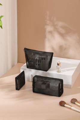 Un sac de maquillage en trois pièces simple et pratique