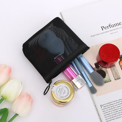 Un sac de maquillage en trois pièces simple et pratique