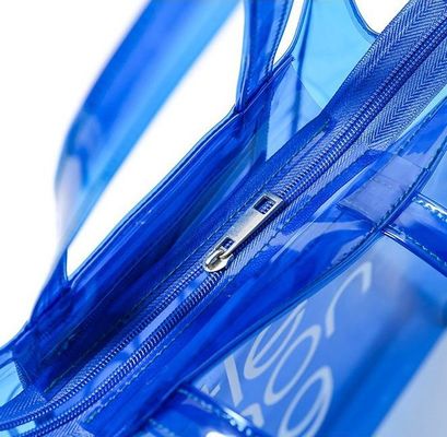L'étui est livré avec un logo personnalisé, sac en PVC transparent, fermeture à glissière et poche.