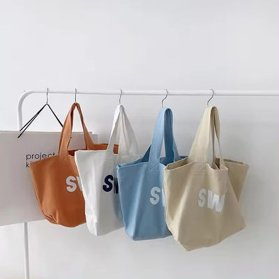 Sac de magasinage personnalisé en carton respectueux de l'environnement avec conception pliable et motif d'impression