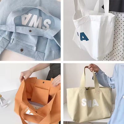Sac de magasinage personnalisé en carton respectueux de l'environnement avec conception pliable et motif d'impression