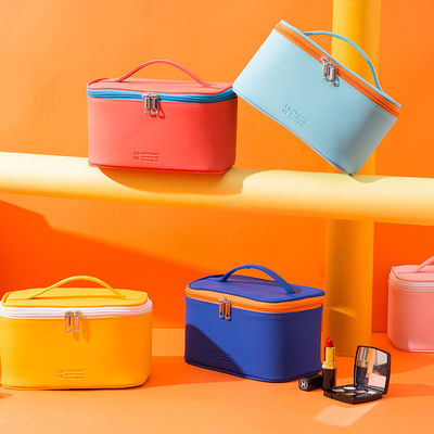 Sacs cosmétiques de mode sac de maquillage imperméable à l'eau pour les derniers modèles Voyage Voyage des femmes