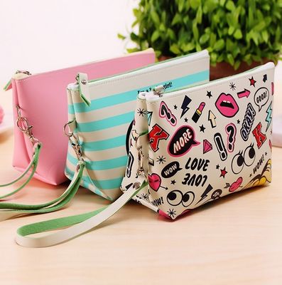 Convient sac cosmétique pu à la mode Logo personnalisé pour vos besoins en cosmétiques