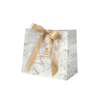 Sacs en carton couleur personnalisés avec poignée de ruban pour chaussures