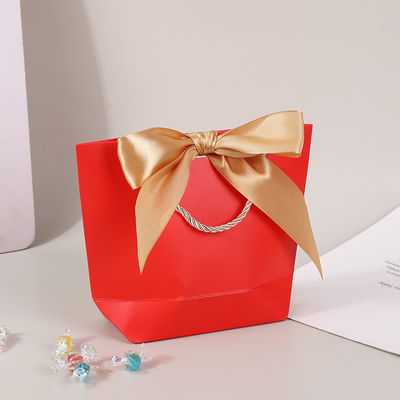 Sacs en papier cadeau Emballage avec poignée Pour les vêtements sur mesure Sacs de magasinage Emballage