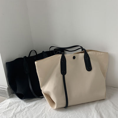 Sac de messagerie à fermeture à glissière Matériau en nylon Imprimé Logo Impression Sac de magasinage pour la vie quotidienne