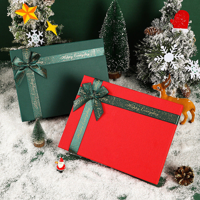 Matériaux recyclés Boîte cadeau de mariée de luxe sur mesure avec ruban et différentes couleurs