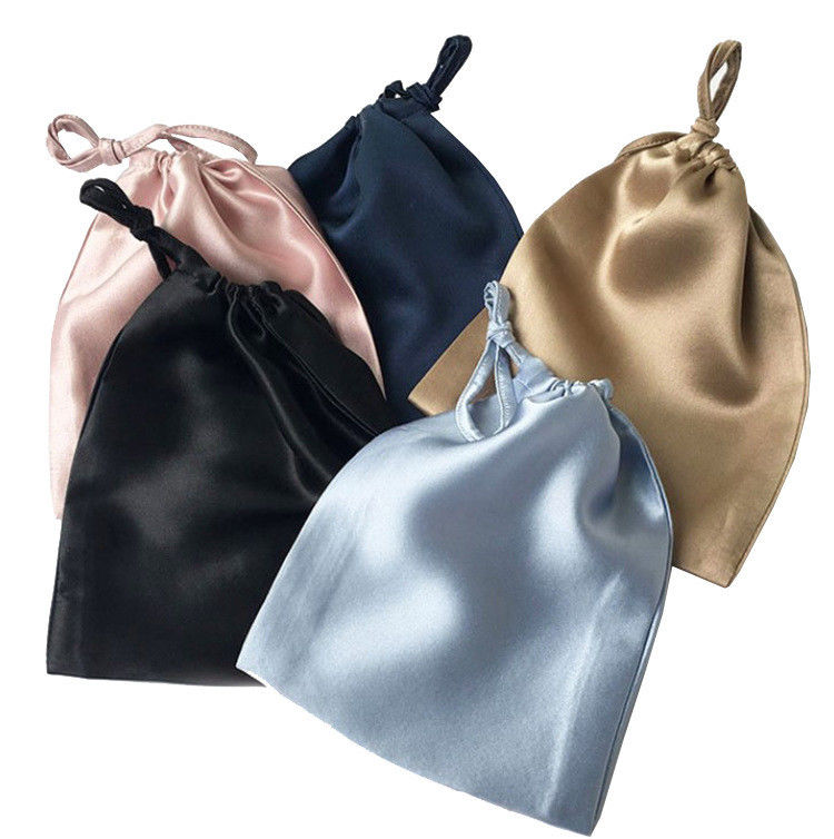 Des sacs de type affichage d'emballage de bijoux avec personnalisation de la couleur et du logo personnalisés