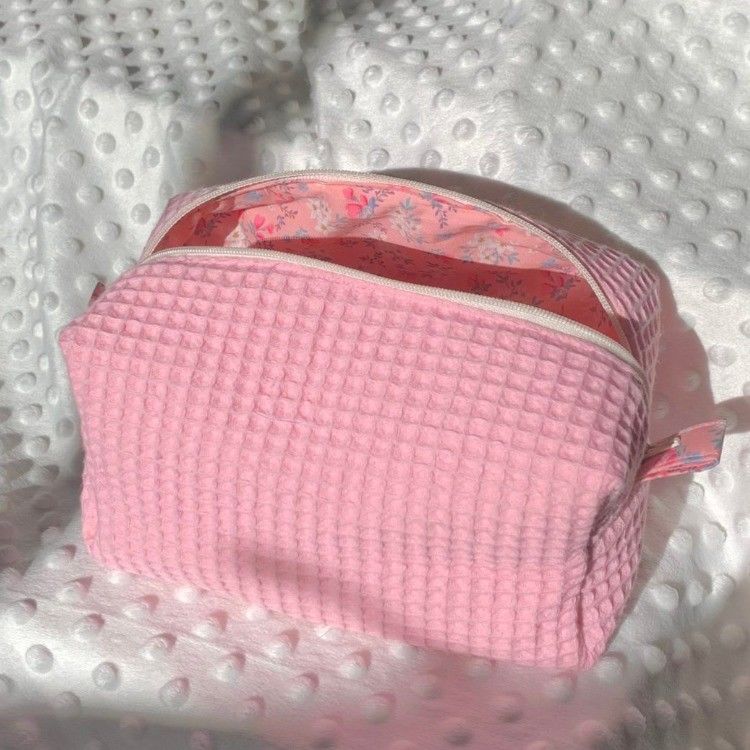 2024 Beauté personnalisée maquillage floral sac cosmétique avec conception de gaufre et fermeture à glissière