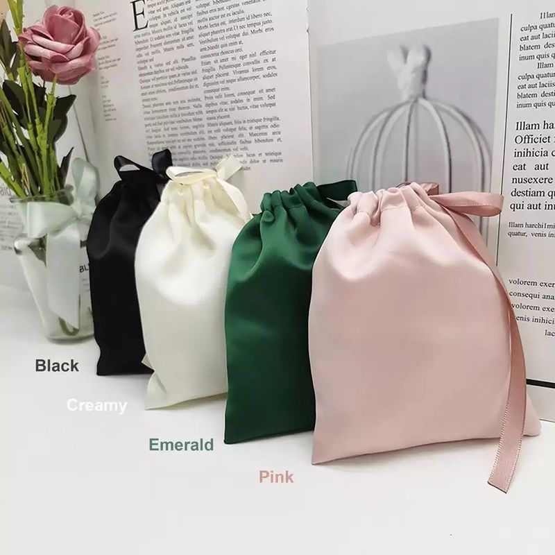 Logo personnalisé Petit sac en satin pour bijoux Type d'affichage de l'emballage pour OEM/ODM acceptable